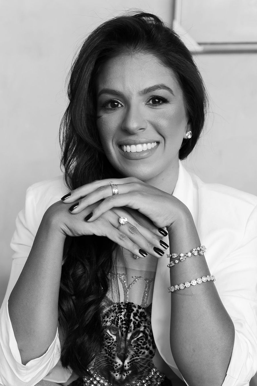 Retrato de Nayara Parreira sorrindo